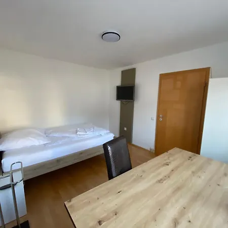 Q Im Zentrum Von Monteurzimmer * Königsbronn